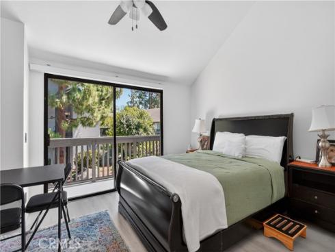 60  Orange Blossom  , Irvine, CA