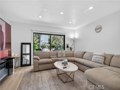 60  Orange Blossom  , Irvine, CA