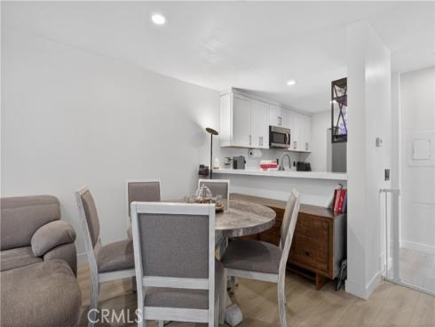 60  Orange Blossom  , Irvine, CA