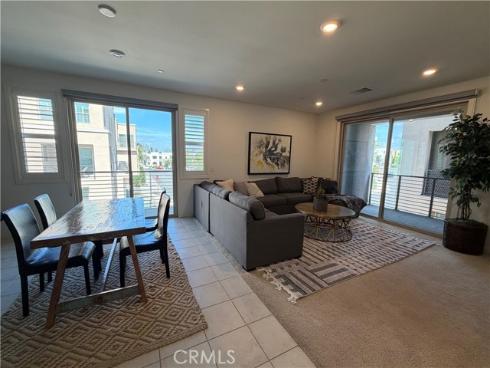 179  Cadence  , Irvine, CA