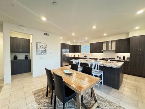 179  Cadence  , Irvine, CA