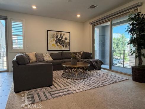 179  Cadence  , Irvine, CA