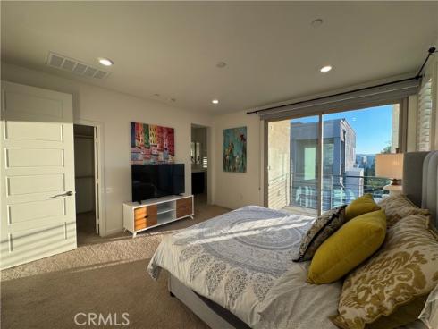 179  Cadence  , Irvine, CA