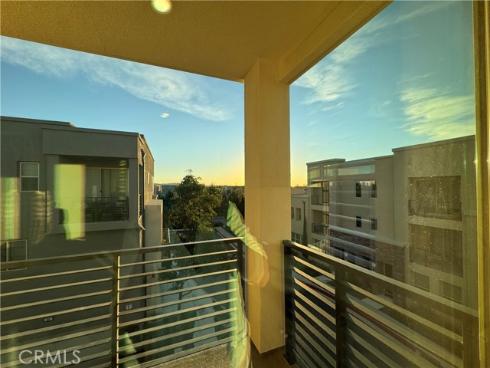 179  Cadence  , Irvine, CA