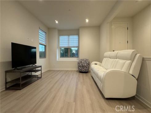 110  Sunnyside  , Irvine, CA