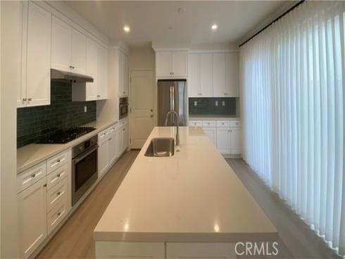 110  Sunnyside  , Irvine, CA