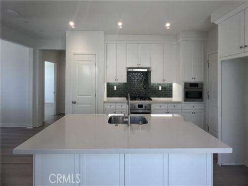 110  Sunnyside  , Irvine, CA