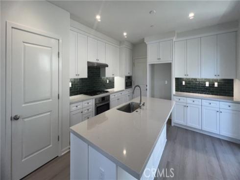 110  Sunnyside  , Irvine, CA