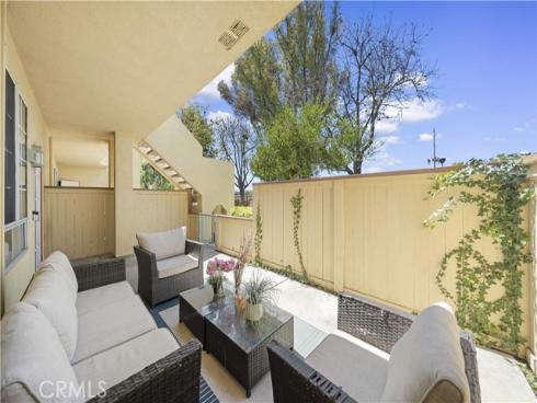 69  Alicante Aisle  , Irvine, CA