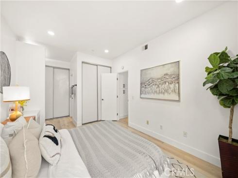 69  Alicante Aisle  , Irvine, CA