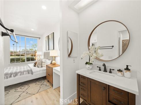 69  Alicante Aisle  , Irvine, CA