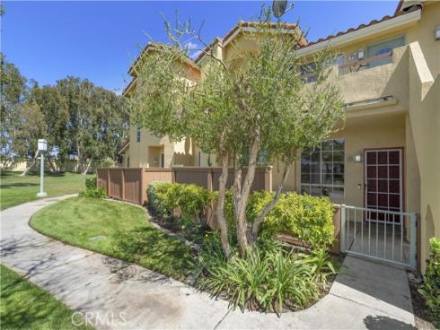 69  Alicante Aisle  , Irvine, CA