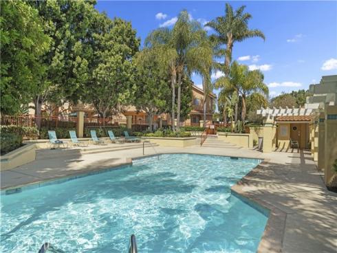 69  Alicante Aisle  , Irvine, CA