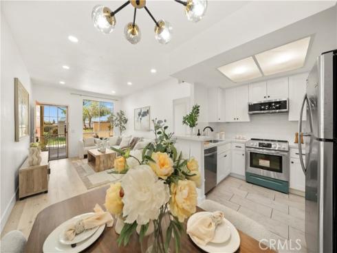 69  Alicante Aisle  , Irvine, CA