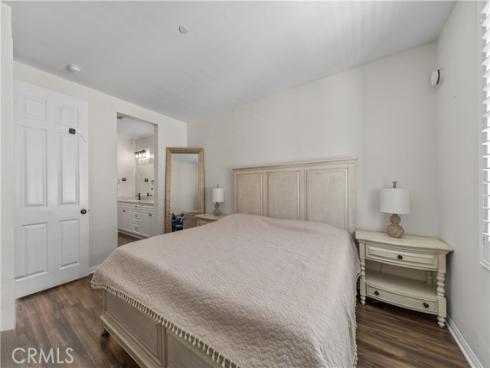 135  Neptune  , Irvine, CA