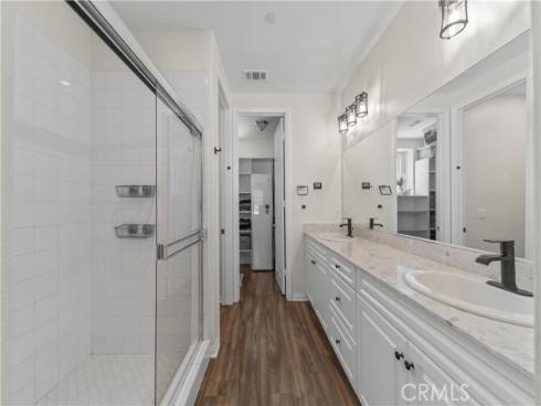 135  Neptune  , Irvine, CA