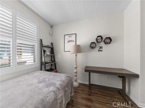 135  Neptune  , Irvine, CA