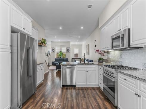 135  Neptune  , Irvine, CA