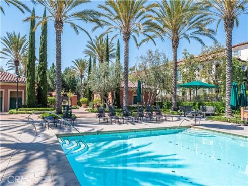 135  Neptune  , Irvine, CA