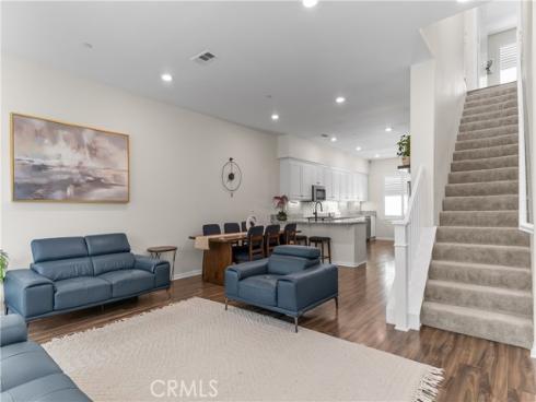 135  Neptune  , Irvine, CA