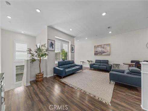 135  Neptune  , Irvine, CA