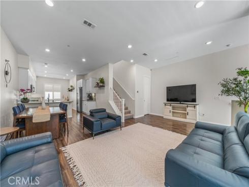 135  Neptune  , Irvine, CA