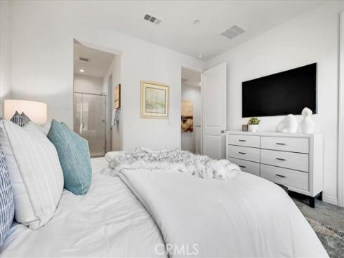 168  Sawbuck  , Irvine, CA