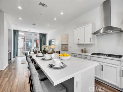 168  Sawbuck  , Irvine, CA