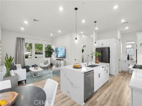 120  Frame  , Irvine, CA