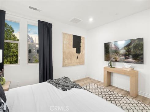 120  Frame  , Irvine, CA