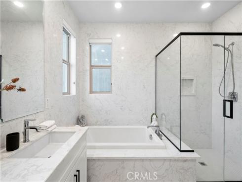 120  Frame  , Irvine, CA