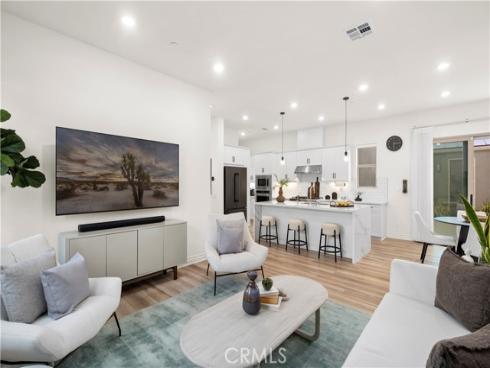 120  Frame  , Irvine, CA