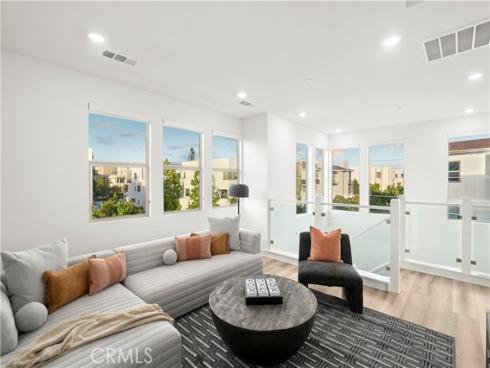 120  Frame  , Irvine, CA