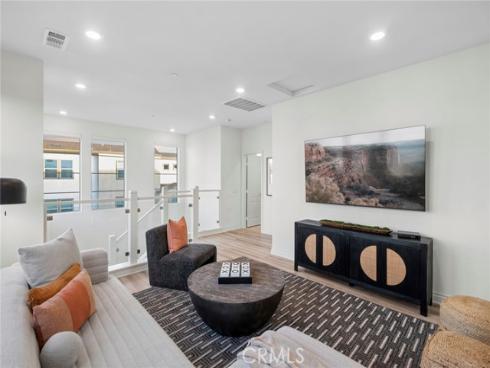 120  Frame  , Irvine, CA