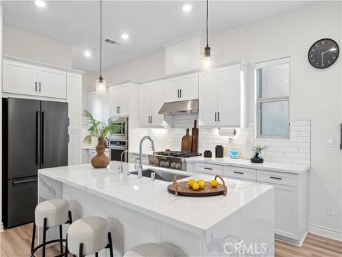 120  Frame  , Irvine, CA