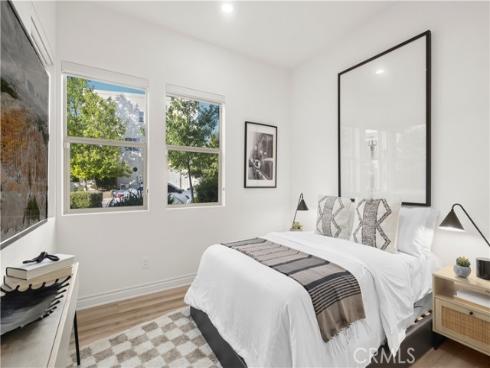 120  Frame  , Irvine, CA