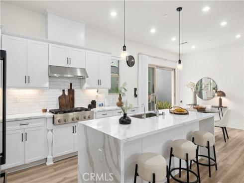 120  Frame  , Irvine, CA