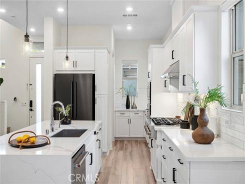 120  Frame  , Irvine, CA