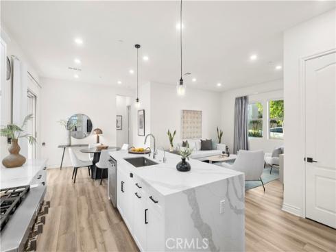 120  Frame  , Irvine, CA