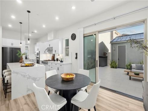 120  Frame  , Irvine, CA