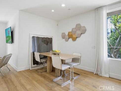 587  Rockefeller  , Irvine, CA