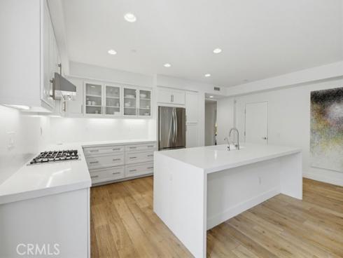 587  Rockefeller  , Irvine, CA