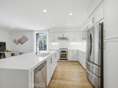 587  Rockefeller  , Irvine, CA