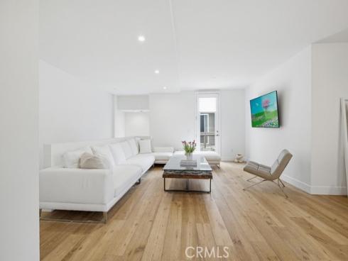 587  Rockefeller  , Irvine, CA