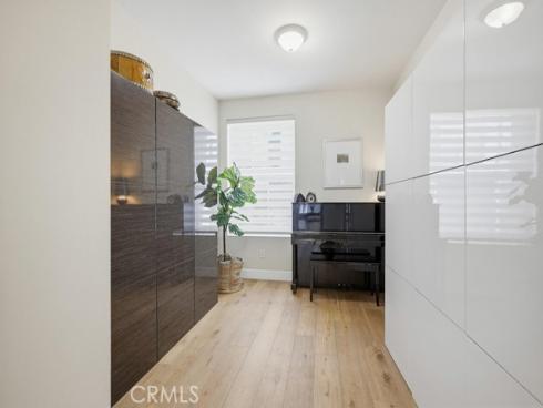 587  Rockefeller  , Irvine, CA