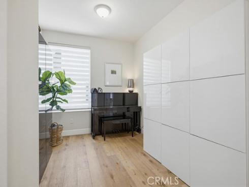 587  Rockefeller  , Irvine, CA