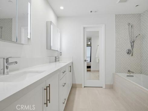 587  Rockefeller  , Irvine, CA