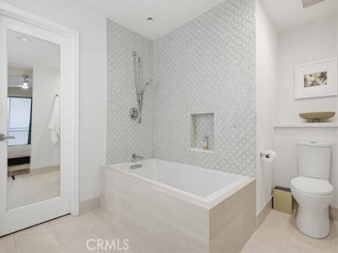 587  Rockefeller  , Irvine, CA