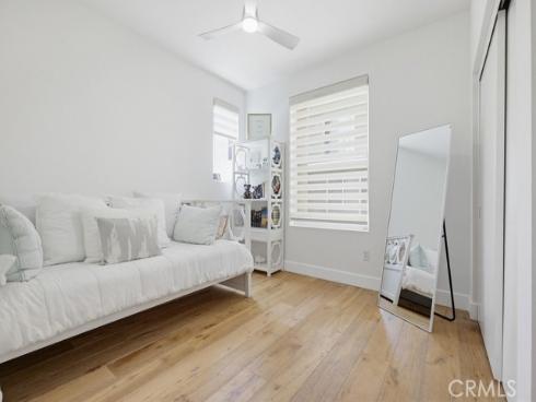 587  Rockefeller  , Irvine, CA