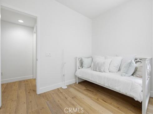 587  Rockefeller  , Irvine, CA